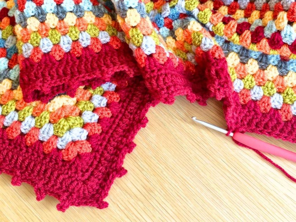 Completed border of the Autumn Granny Square Pattern