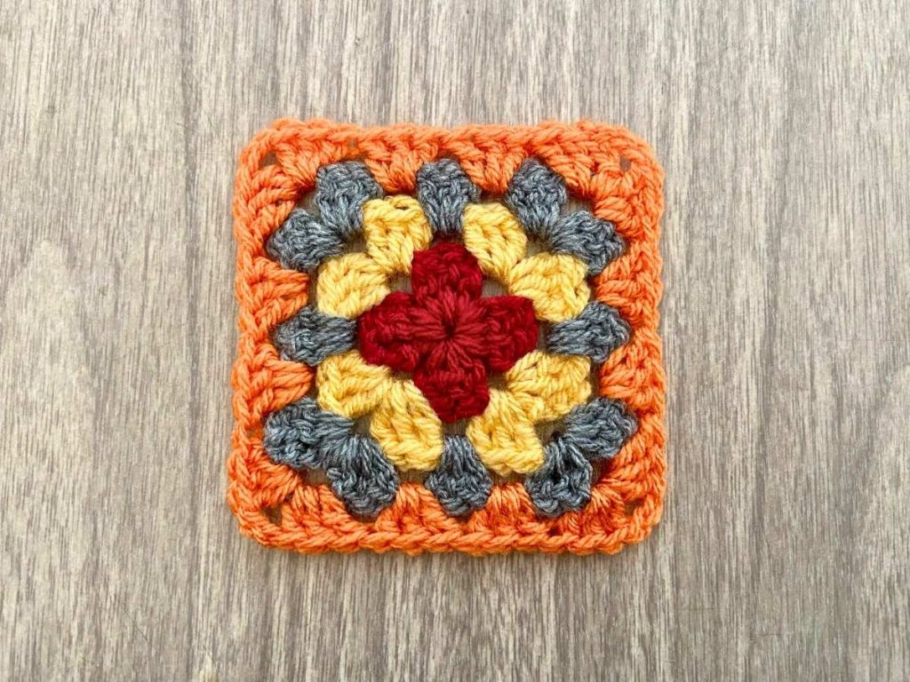 Round 4 of Granny Square pattern