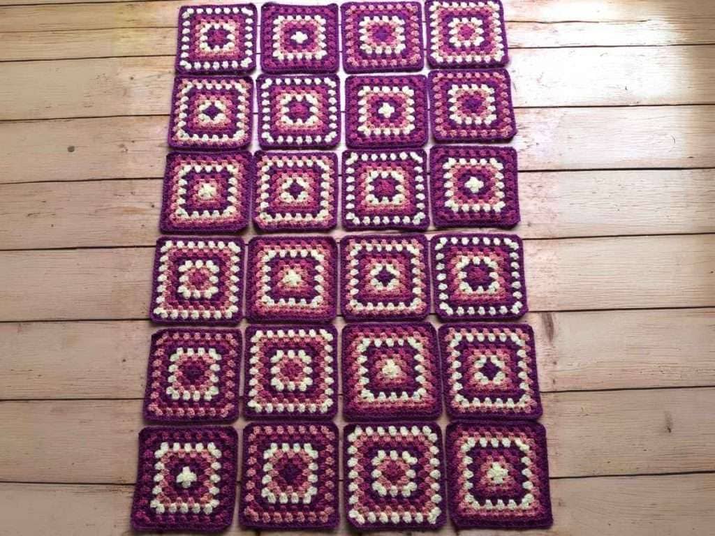Arrangement of granny squares for the summer fruits throw