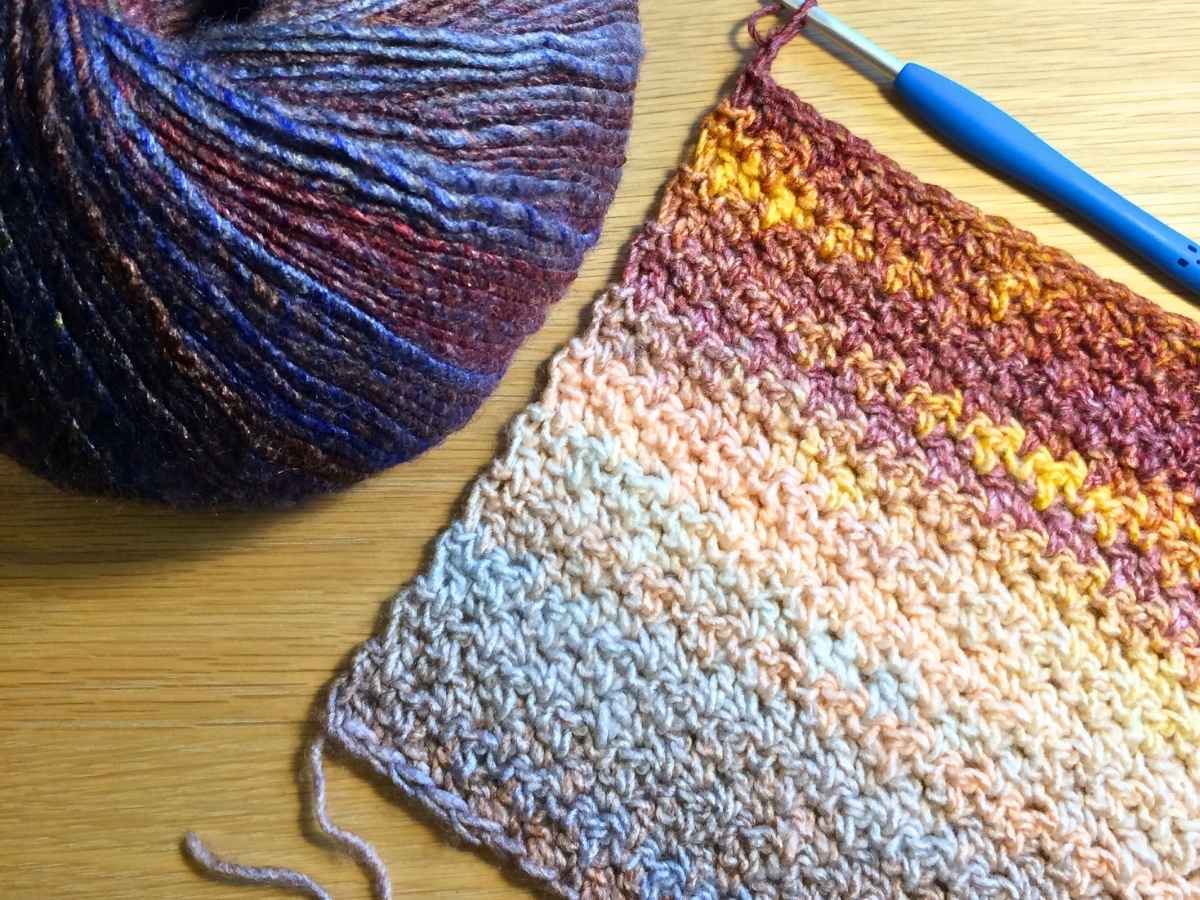 Lemon Peel Stitch showing alternating double crochet and treble crochet