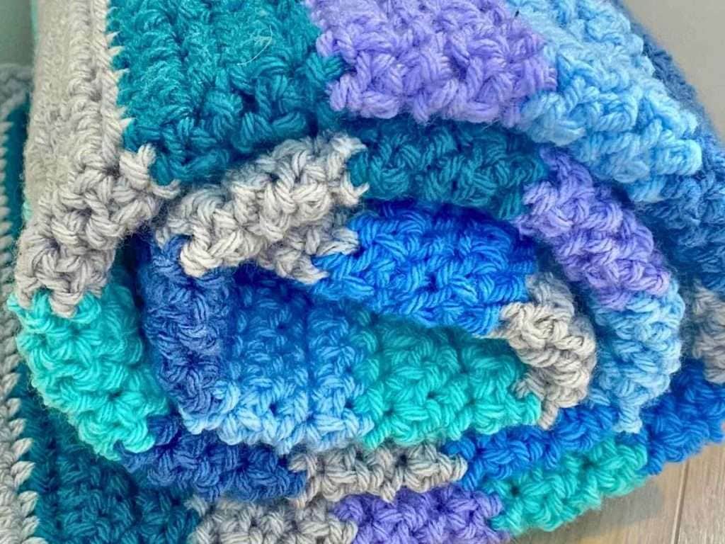 Close-up of the cool chunky stripes blanket completed